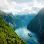 Atemberaubende Aussicht auf Sunnylvsfjorden Fjord