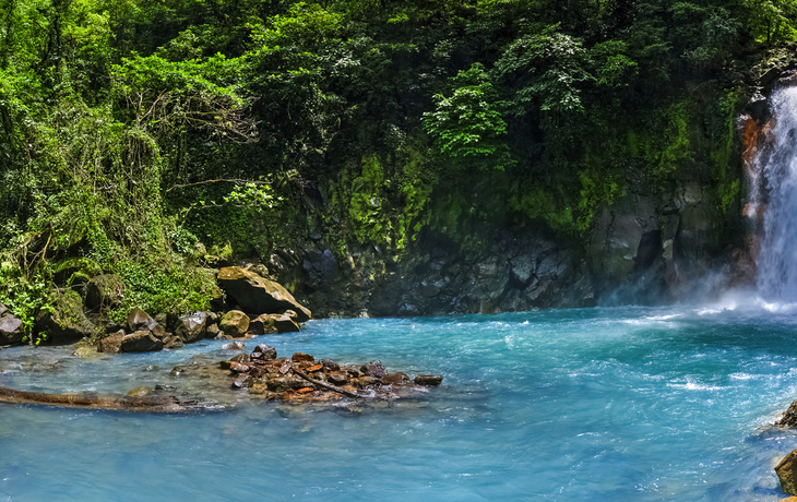 Vulkan-Nationalpark Tenorio mit Celeste River auf Costa Rica