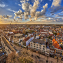 Luftaufnahme von Groningen bei Sonnenuntergang