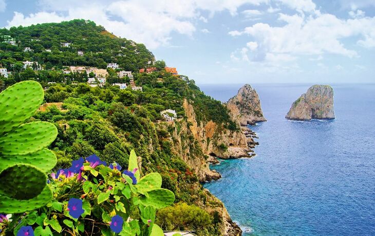 Blick auf die Faraglioni bei Capri