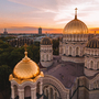 Kuppeln der Geburtskathedrale in Riga