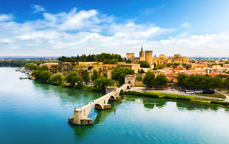 Brücke Pont Saint Benezet und der Rhone in Avignon