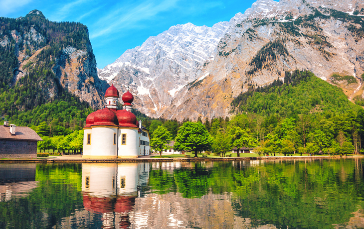 Kirche St. Bartholomä im Königssee in Bayern