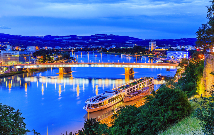 Nibelungenbrücke über die Donau in Linz