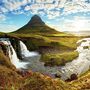 FJord und Berg Kirkjufell nahe Grundarfjördur, Island