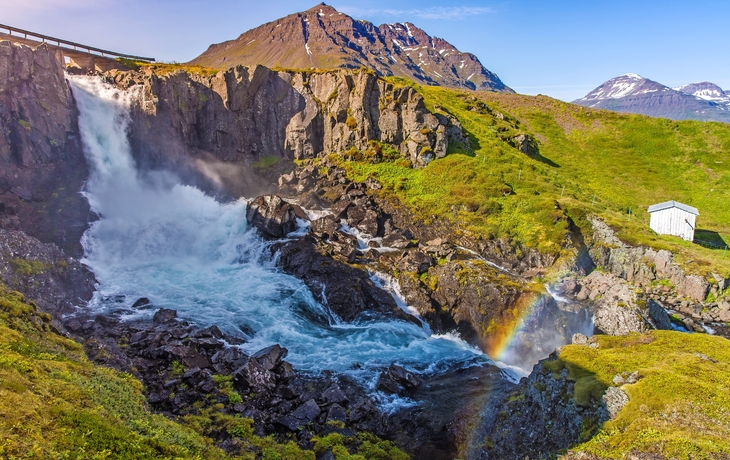 Kleiner Wasserfall bei Seyðisfjörður, Island