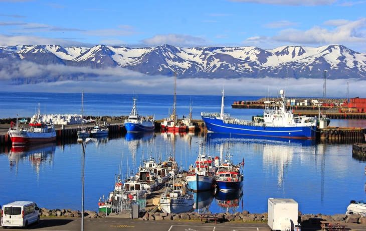 Der malerische Hafen von Akureyri, Island